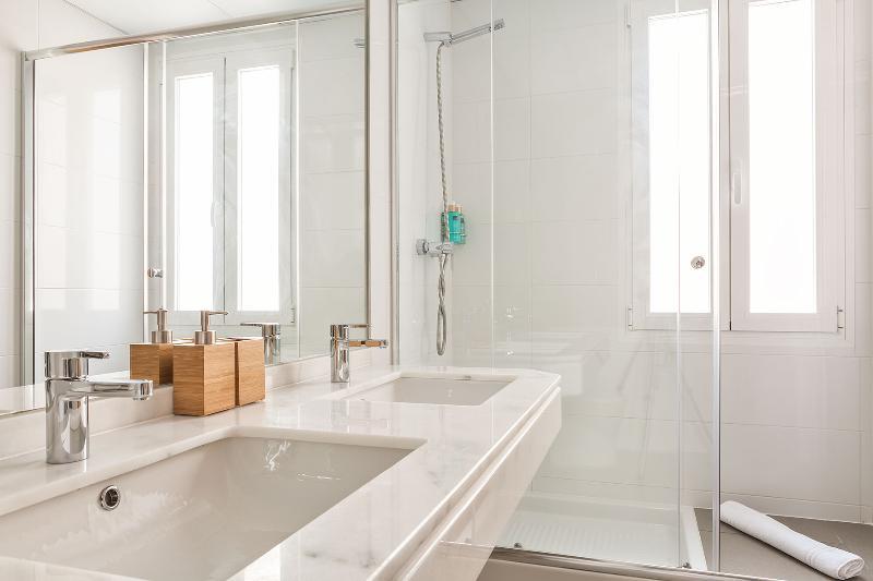 Canaan Boutique Apartments Мадрид Екстериор снимка